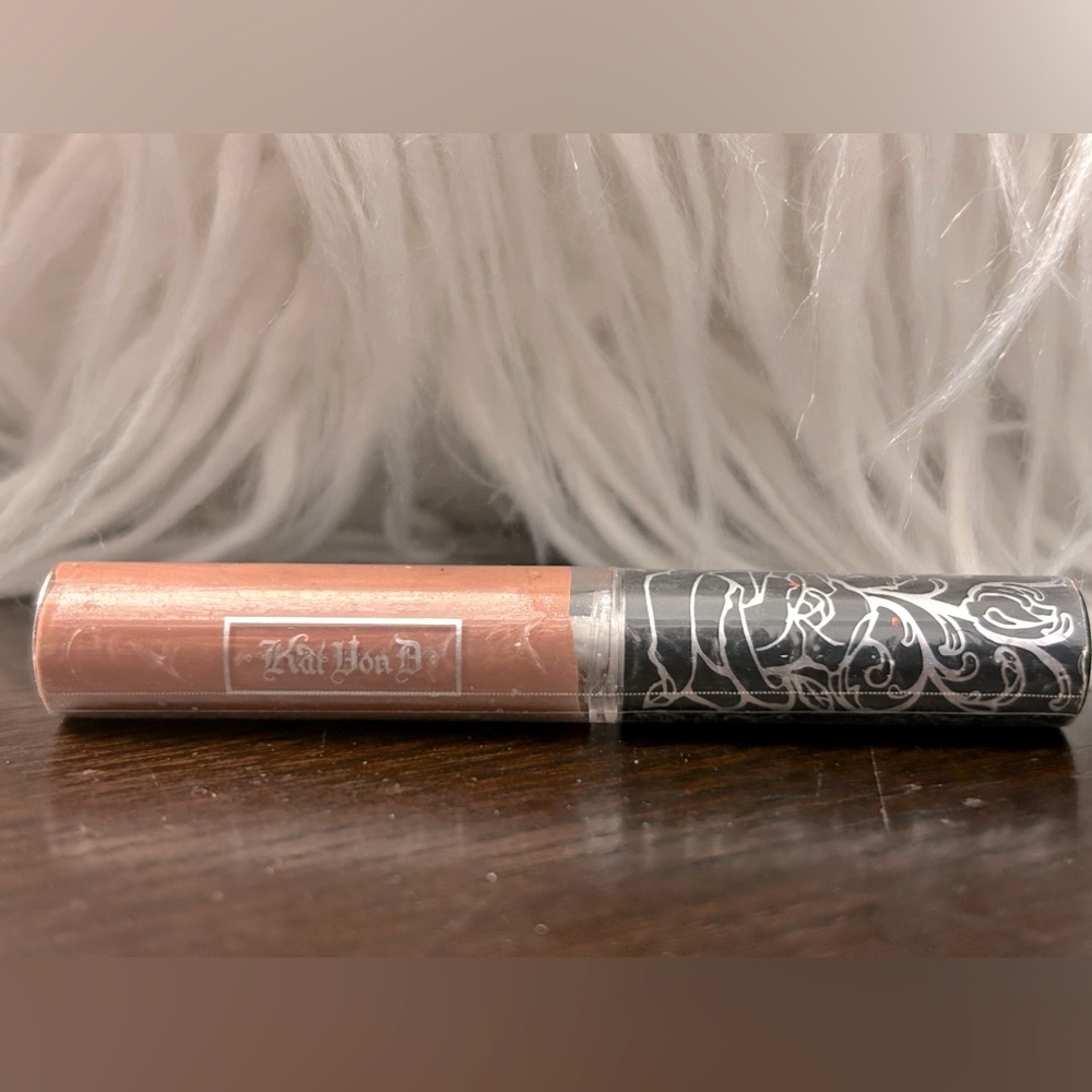 Kat Von D Everlasting liquid lipstick “Ludwig”